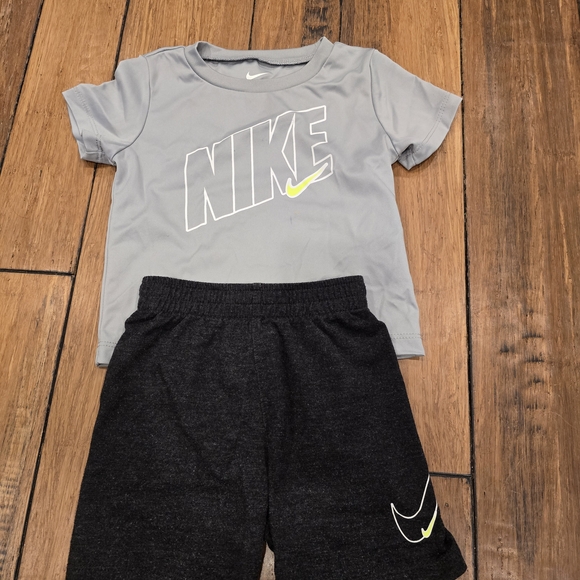 5 Nike Kids T-Shirt and Shorts Set - Picture 2 of 6